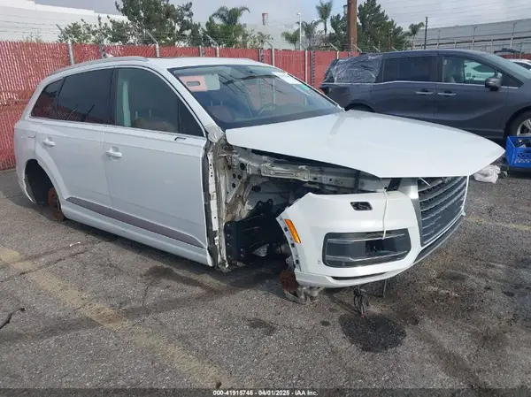 WA1AAAF73KD006828 2019 AUDI Q7 - Image 1