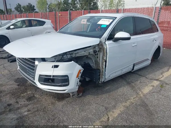 WA1AAAF73KD006828 2019 AUDI Q7 - Image 2