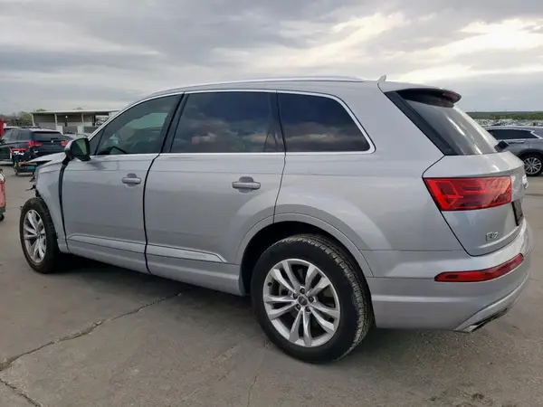 WA1AAAF73KD013939 2019 AUDI Q7 - Image 2