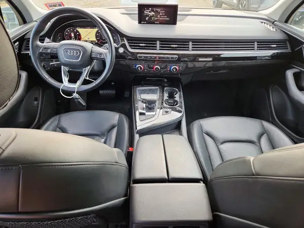 WA1AAAF73KD046150 2019 AUDI Q7 - Image 8
