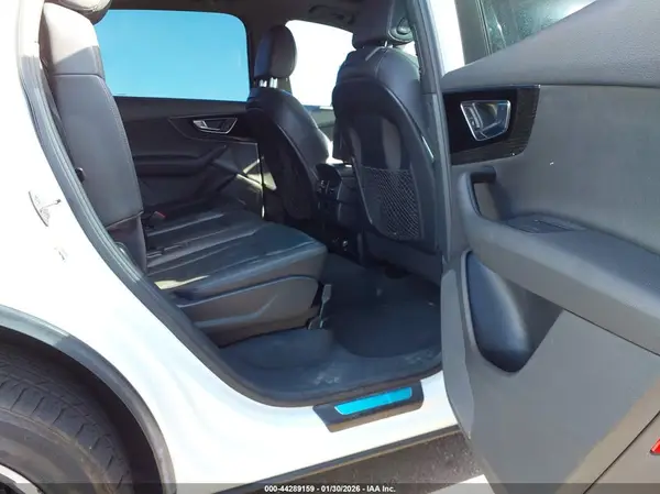 WA1AAAF74HD035621 2017 AUDI Q7 - Image 8