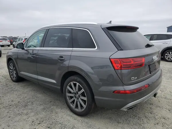 WA1AAAF74KD008880 2019 AUDI Q7 - Image 2