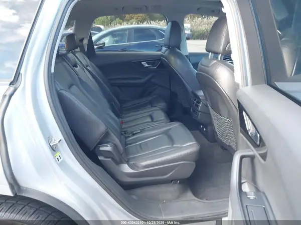 WA1AAAF74KD010595 2019 AUDI Q7 - Image 8