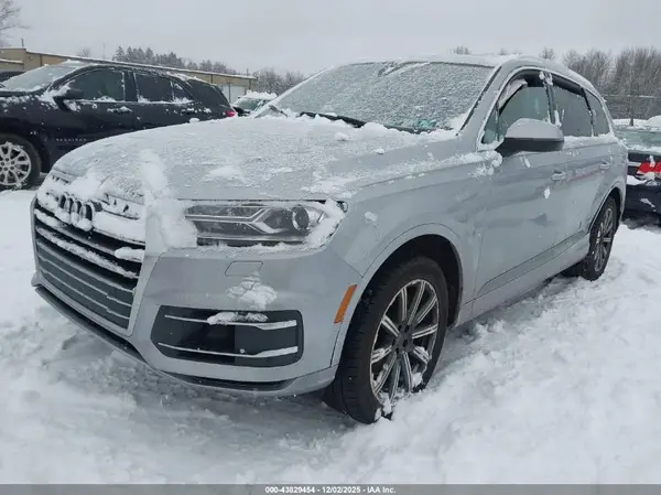 WA1AAAF74KD031530 2019 AUDI Q7 - Image 2