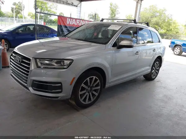 WA1AAAF74KD034136 2019 AUDI Q7 - Image 2