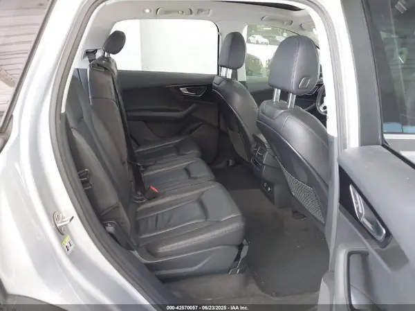WA1AAAF74KD034136 2019 AUDI Q7 - Image 8