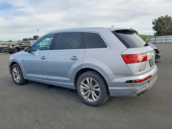 WA1AAAF75HD004023 2017 AUDI Q7 - Image 2
