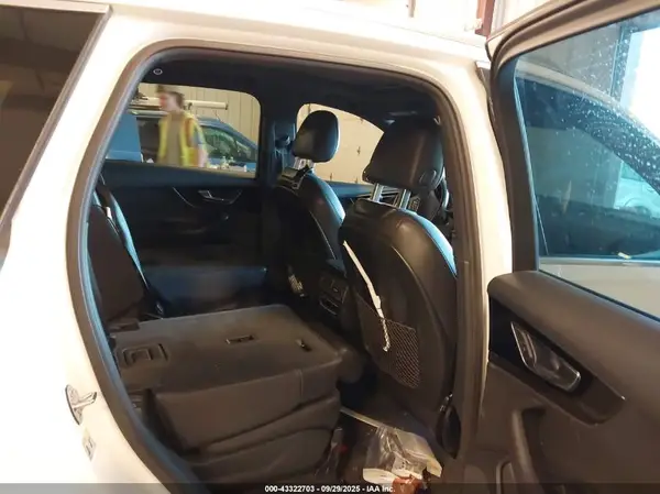 WA1AAAF75HD014356 2017 AUDI Q7 - Image 8