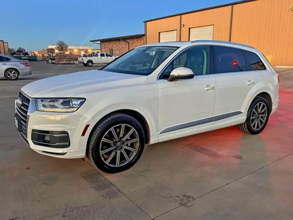WA1AAAF75HD030606 2017 AUDI Q7 - Image 2