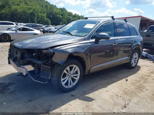 WA1AAAF75KD011271 2019 AUDI Q7 - Image 2