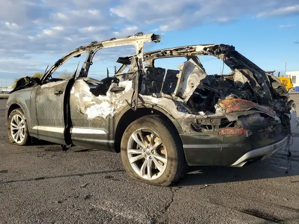 WA1AAAF75KD015191 2019 AUDI Q7 - Image 2