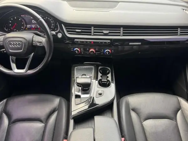 WA1AAAF76HD005567 2017 AUDI Q7 - Image 8