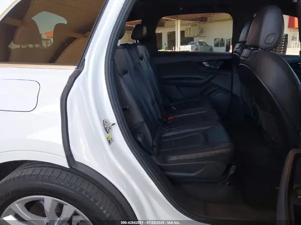 WA1AAAF76HD030713 2017 AUDI Q7 - Image 8