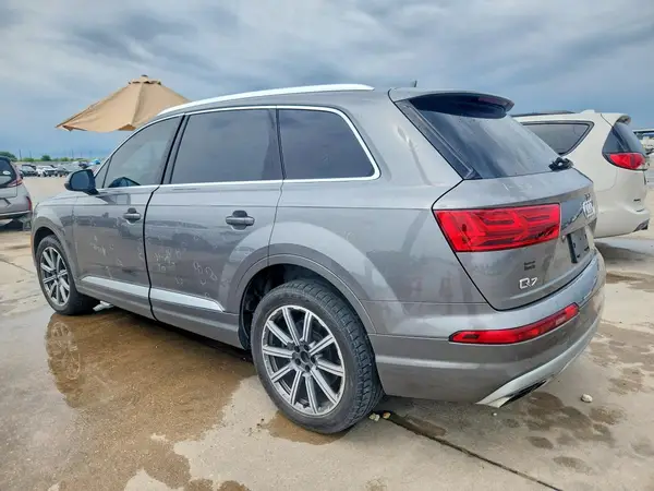 WA1AAAF76HD041579 2017 AUDI Q7 - Image 2