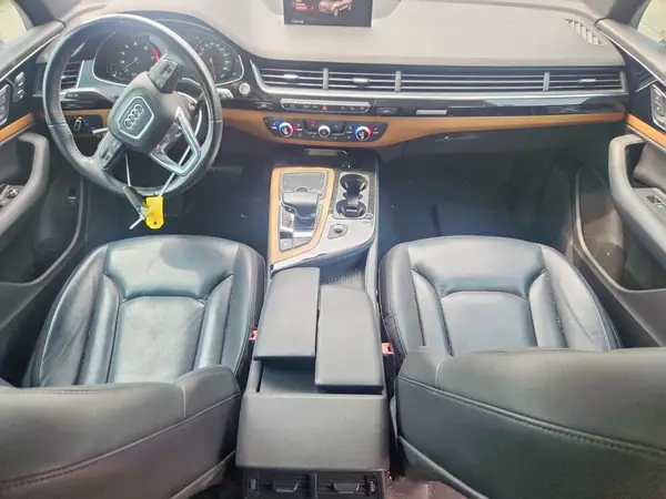 WA1AAAF76HD041579 2017 AUDI Q7 - Image 8