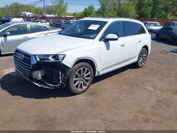 WA1AAAF76KD039046 2019 AUDI Q7 - Image 2