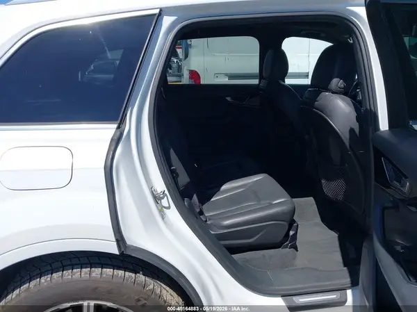 WA1AAAF77HD005576 2017 AUDI Q7 - Image 8
