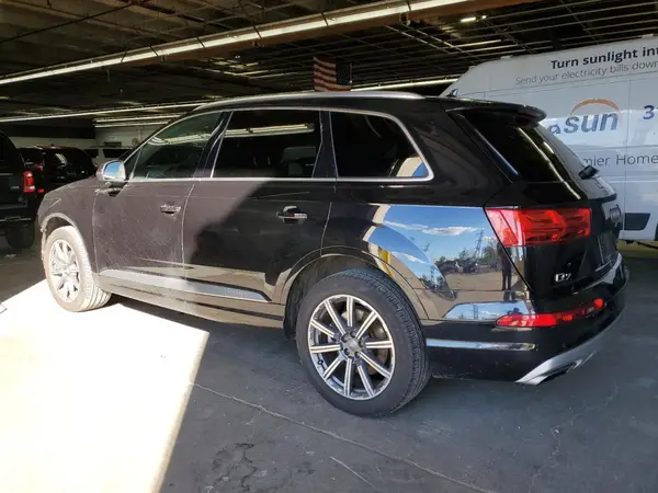 WA1AAAF77HD010230 2017 AUDI Q7 - Image 2