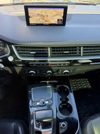 WA1AAAF78JD012235 2018 AUDI Q7 - Image 8