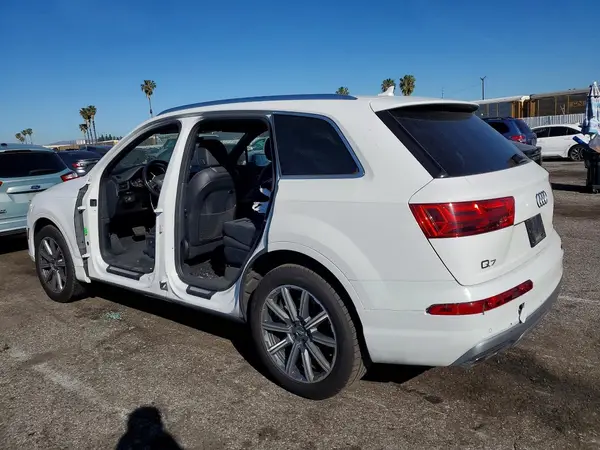 WA1AAAF78KD001981 2019 AUDI Q7 - Image 2