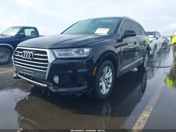 WA1AAAF78KD010339 2019 AUDI Q7 - Image 2