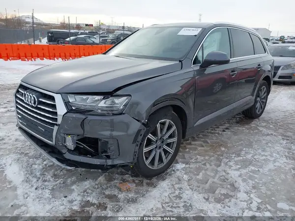 WA1AAAF78KD046743 2019 AUDI Q7 - Image 2