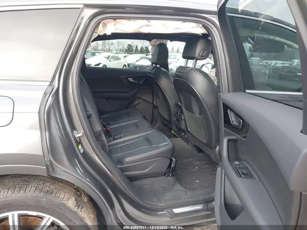 WA1AAAF78KD046743 2019 AUDI Q7 - Image 8