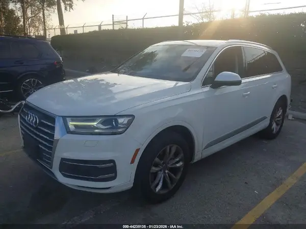 WA1AAAF79HD007510 2017 AUDI Q7 - Image 2