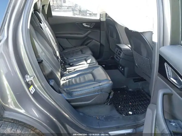 WA1AAAF79KD010205 2019 AUDI Q7 - Image 8