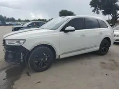 WA1AAAF7XJD002211 2018 AUDI Q7
