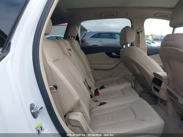 WA1AAAF7XKD007748 2019 AUDI Q7 - Image 8