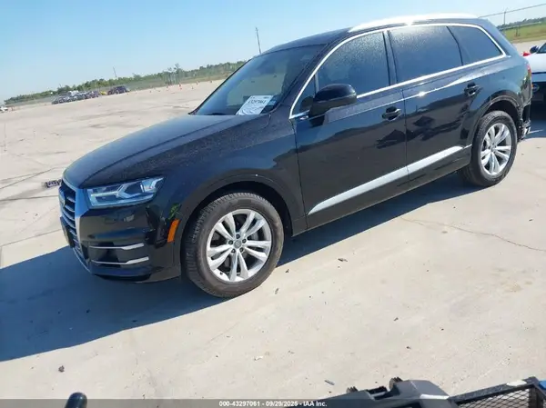 WA1AAAF7XKD011282 2019 AUDI Q7 - Image 2