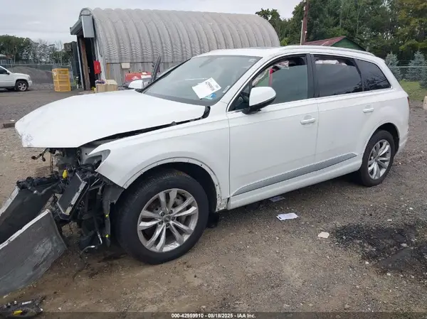 WA1AAAF7XKD013985 2019 AUDI Q7 - Image 2