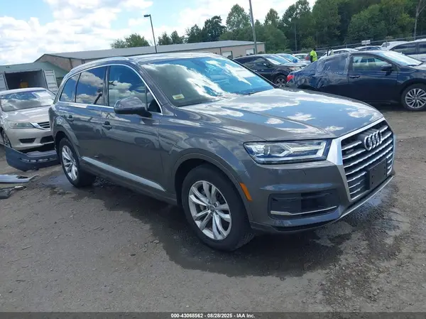 WA1AAAF7XKD028339 2019 AUDI Q7 - Image 1