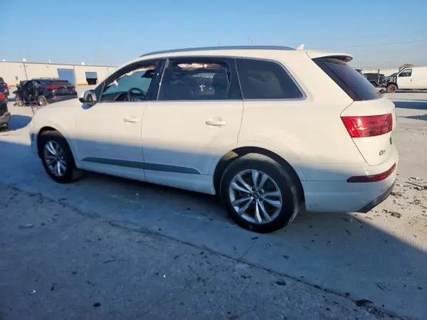 WA1AAAF7XKD030298 2019 AUDI Q7 - Image 2