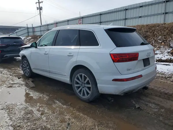 WA1AAAF7XKD045562 2019 AUDI Q7 - Image 2