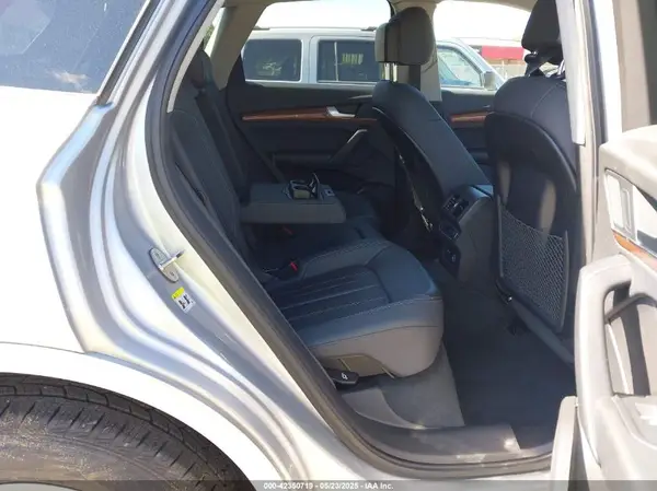 WA1AAAFY0M2002243 2021 AUDI Q5 - Image 8