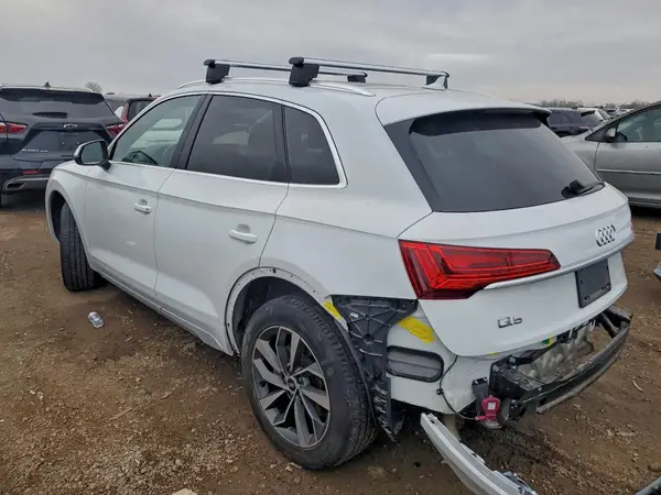 WA1AAAFY0M2010827 2021 AUDI Q5 - Image 2