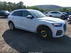 WA1AAAFY0M2017745 2021 AUDI Q5