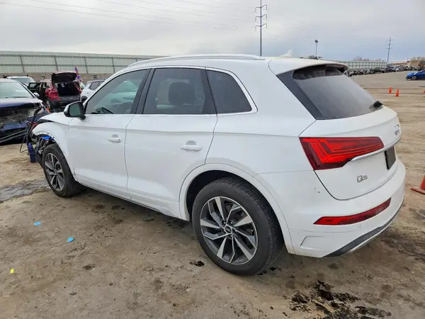 WA1AAAFY0M2024212 2021 AUDI Q5 - Image 2