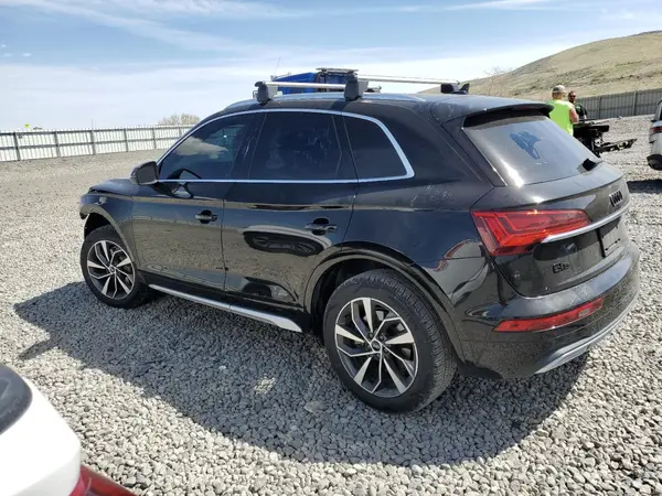 WA1AAAFY0M2029197 2021 AUDI Q5 - Image 2