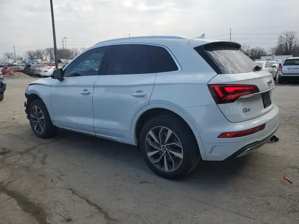 WA1AAAFY0M2032763 2021 AUDI Q5 - Image 2