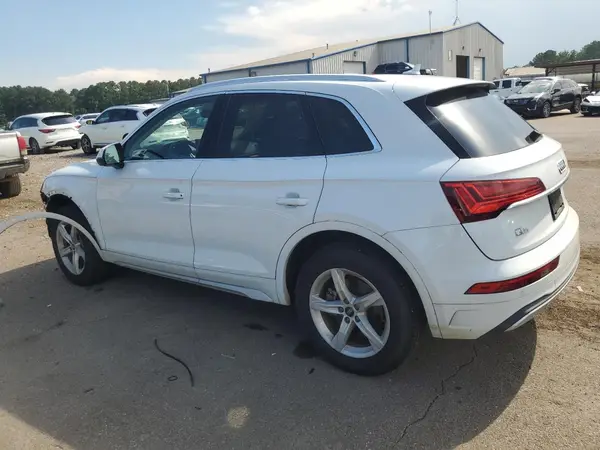 WA1AAAFY0M2037817 2021 AUDI Q5 - Image 2