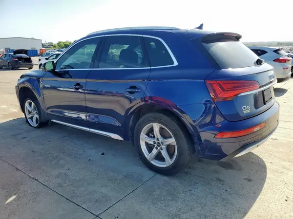 WA1AAAFY0M2046131 2021 AUDI Q5 - Image 2
