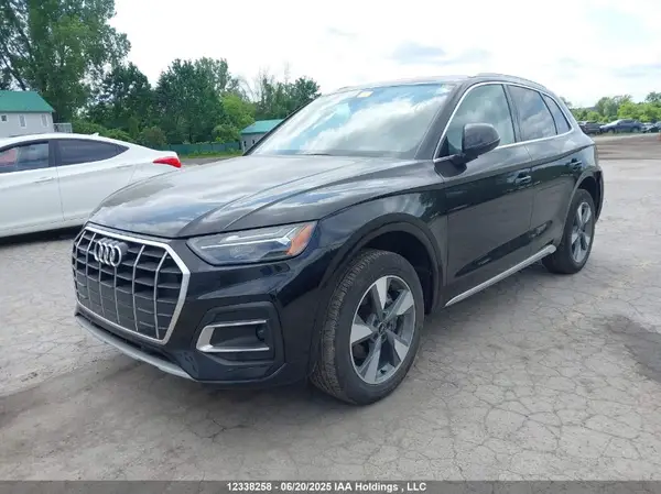 WA1AAAFY0M2050700 2021 AUDI Q5 - Image 2