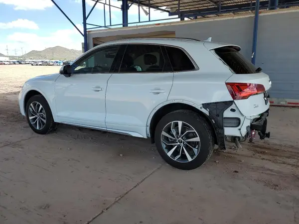 WA1AAAFY0M2052348 2021 AUDI Q5 - Image 2