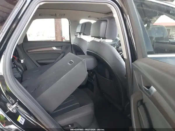 WA1AAAFY0M2102651 2021 AUDI Q5 - Image 8