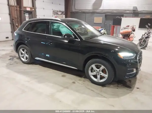 WA1AAAFY0M2128148 2021 AUDI Q5 - Image 1