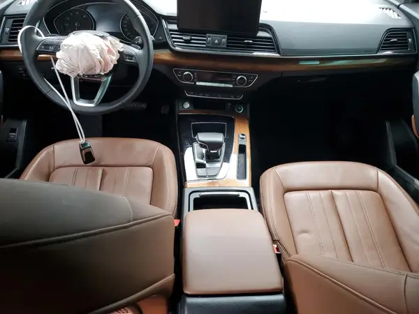 WA1AAAFY0M2133592 2021 AUDI Q5 - Image 8