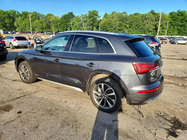 WA1AAAFY1M2002820 2021 AUDI Q5 - Image 2
